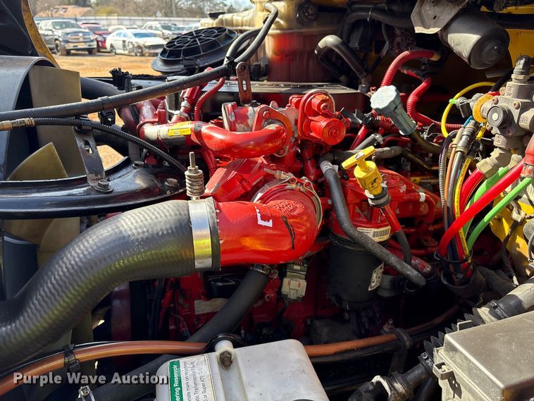 image for item YA2245 2019 Freightliner Business Class M2 box truck