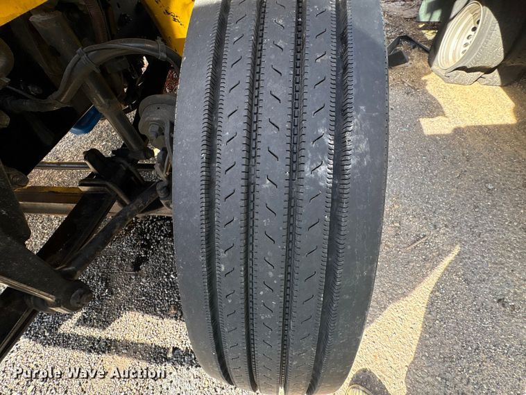 image for item YA2245 2019 Freightliner Business Class M2 box truck