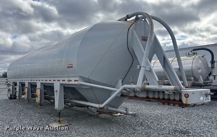 image for item YA2444 2022 Gallegos pneumatic dry bulk trailer