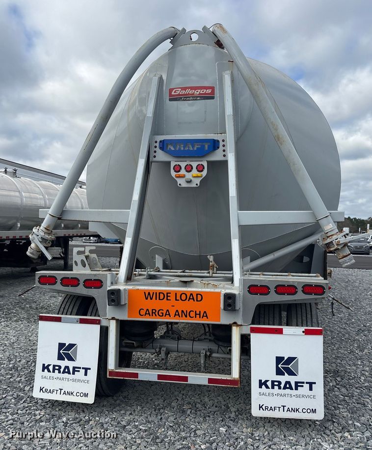 image for item YA2444 2022 Gallegos pneumatic dry bulk trailer