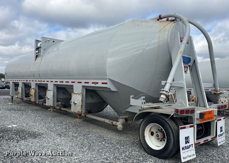 image for item YA2444 2022 Gallegos pneumatic dry bulk trailer