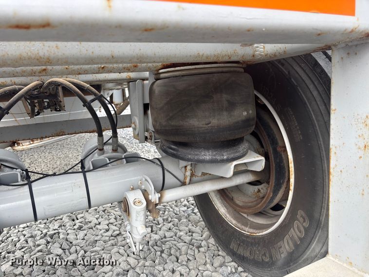 image for item YA2444 2022 Gallegos pneumatic dry bulk trailer