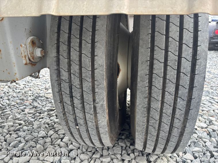 image for item YA2444 2022 Gallegos pneumatic dry bulk trailer