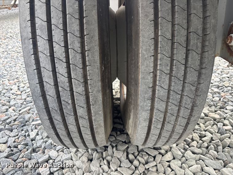 image for item YA2444 2022 Gallegos pneumatic dry bulk trailer