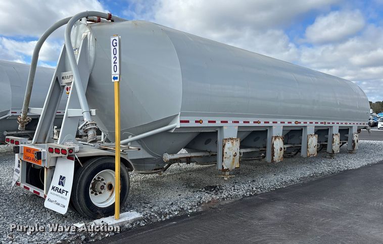 image for item YA2445 2022 Gallegos pneumatic dry bulk trailer