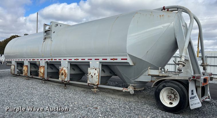image for item YA2445 2022 Gallegos pneumatic dry bulk trailer