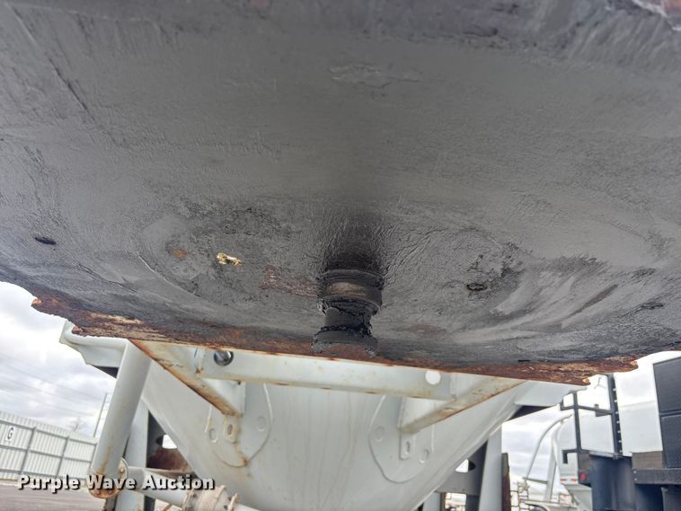 image for item YA2445 2022 Gallegos pneumatic dry bulk trailer