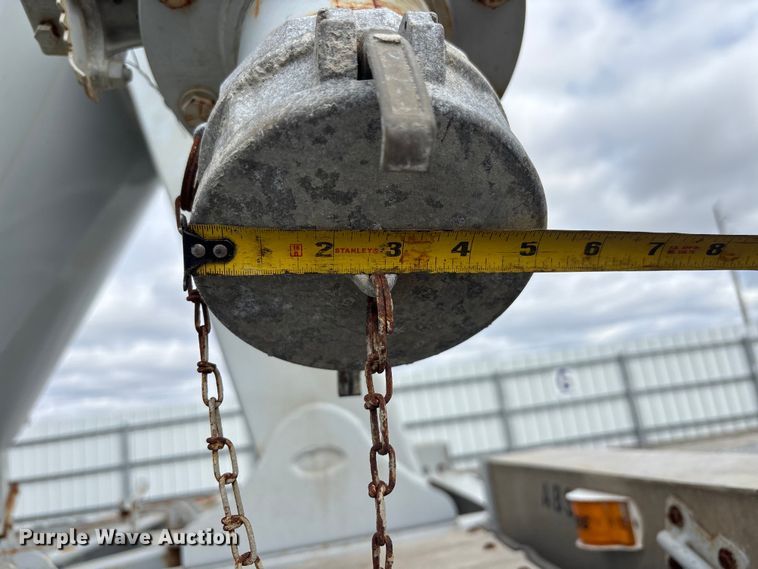 image for item YA2445 2022 Gallegos pneumatic dry bulk trailer