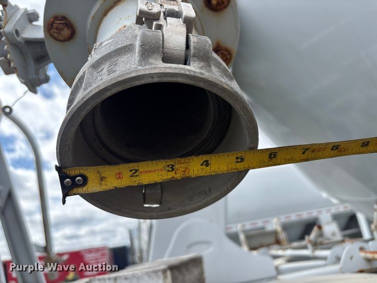 image for item YA2445 2022 Gallegos pneumatic dry bulk trailer