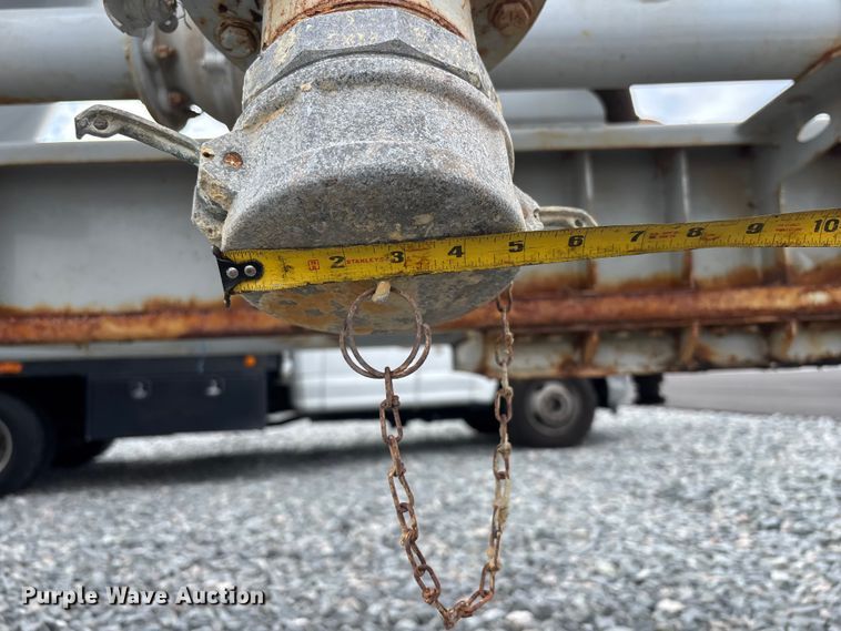 image for item YA2445 2022 Gallegos pneumatic dry bulk trailer