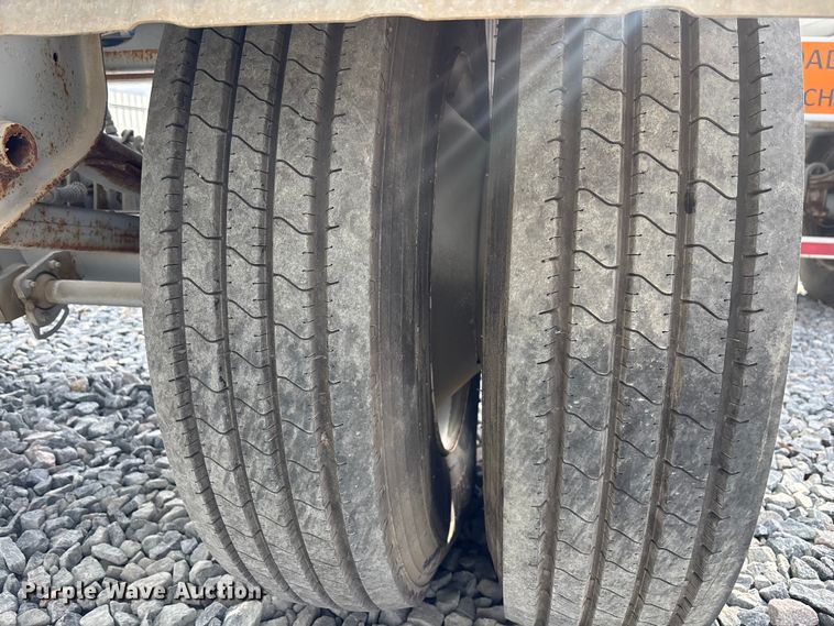 image for item YA2445 2022 Gallegos pneumatic dry bulk trailer