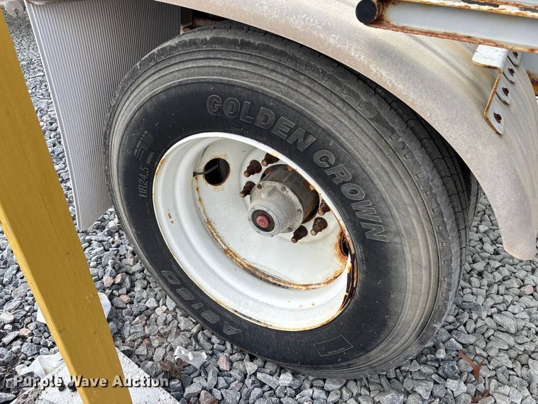 image for item YA2445 2022 Gallegos pneumatic dry bulk trailer