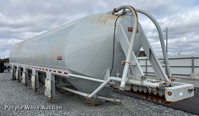 image for item YA2446 2022 Gallegos pneumatic dry bulk trailer