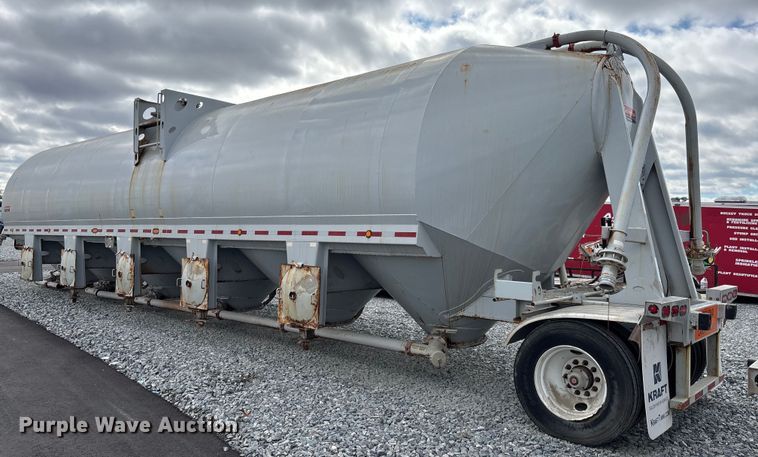 image for item YA2446 2022 Gallegos pneumatic dry bulk trailer