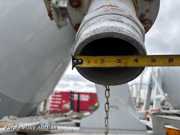 image for item YA2446 2022 Gallegos pneumatic dry bulk trailer