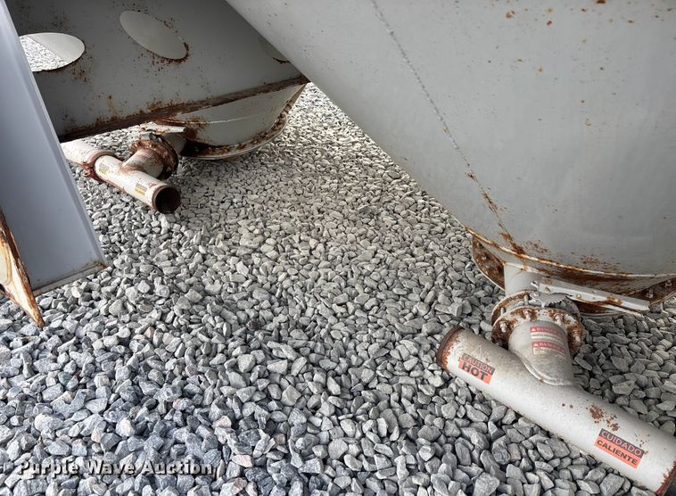 image for item YA2446 2022 Gallegos pneumatic dry bulk trailer