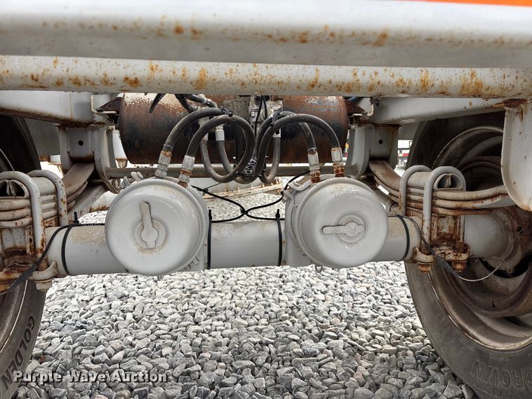 image for item YA2446 2022 Gallegos pneumatic dry bulk trailer