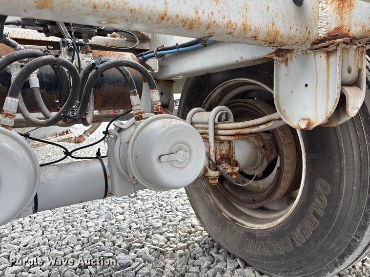 image for item YA2446 2022 Gallegos pneumatic dry bulk trailer