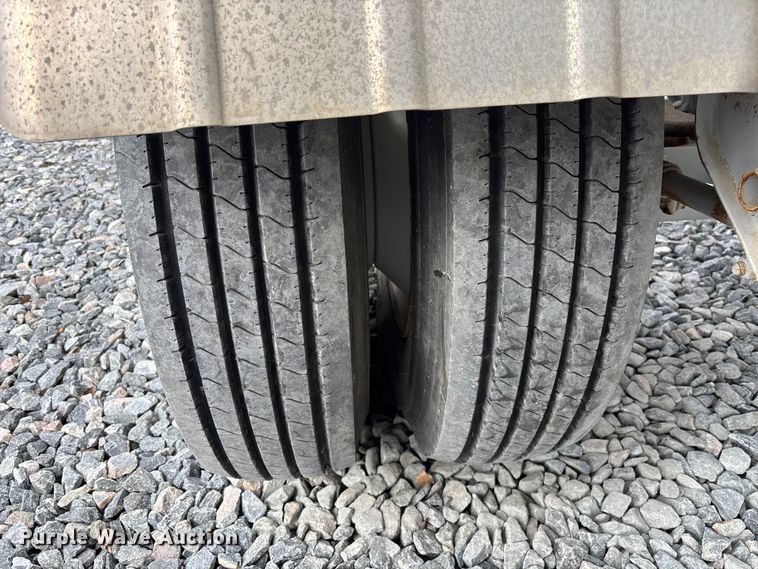 image for item YA2446 2022 Gallegos pneumatic dry bulk trailer