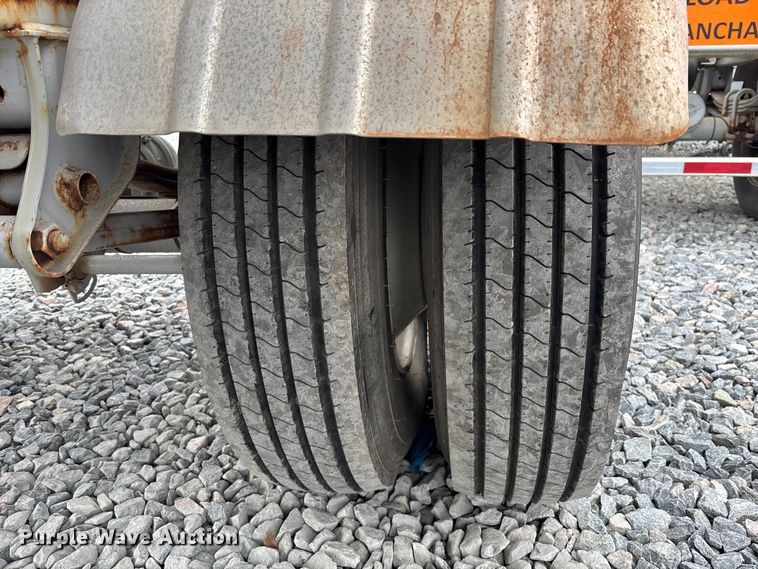 image for item YA2446 2022 Gallegos pneumatic dry bulk trailer