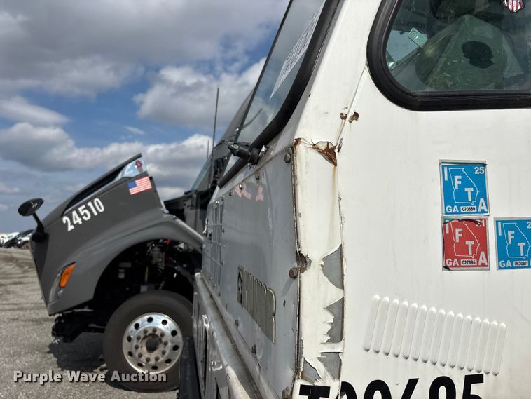 image for item YA2490 2008 Kalmar Ottawa yard truck