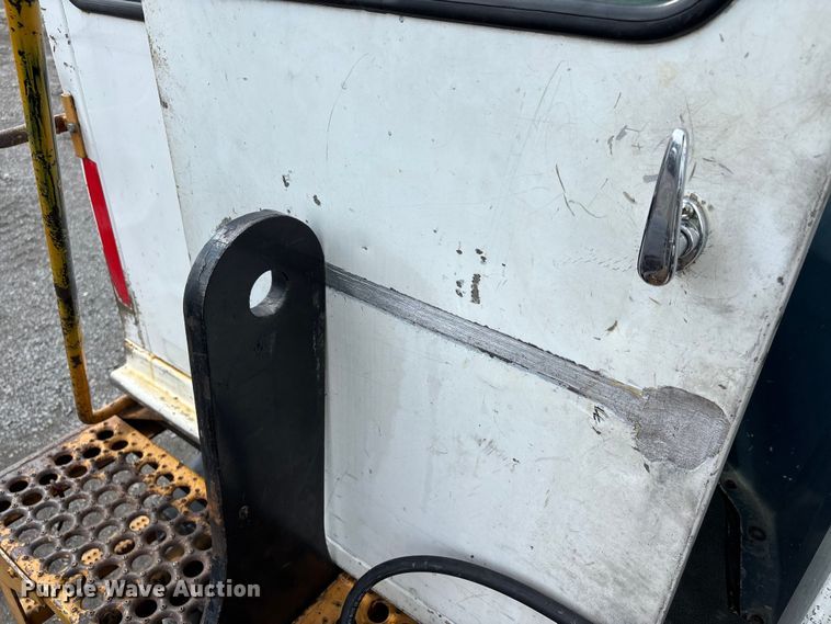 image for item YA2490 2008 Kalmar Ottawa yard truck