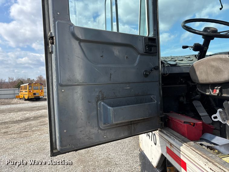 image for item YA2490 2008 Kalmar Ottawa yard truck