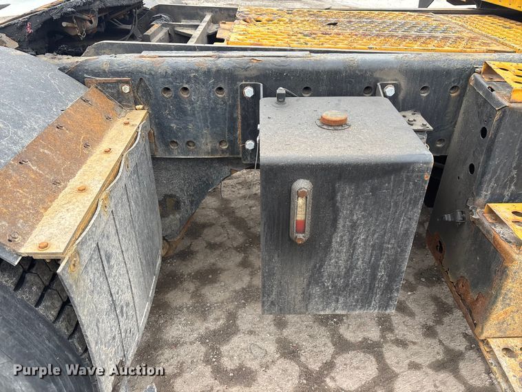 image for item YA2491 2006 Kalmar Ottawa yard truck