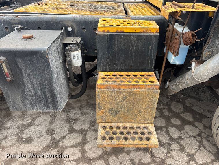 image for item YA2491 2006 Kalmar Ottawa yard truck