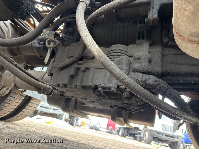 image for item YA2491 2006 Kalmar Ottawa yard truck