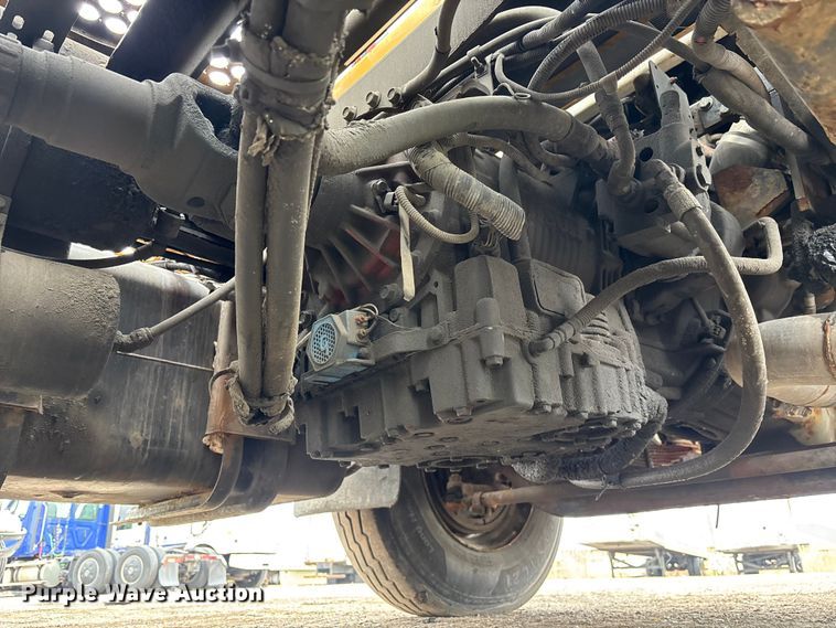 image for item YA2491 2006 Kalmar Ottawa yard truck