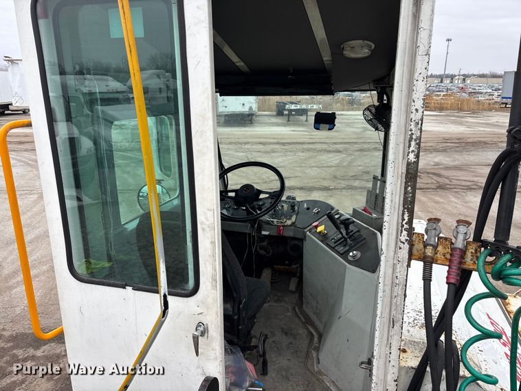 image for item YA2491 2006 Kalmar Ottawa yard truck