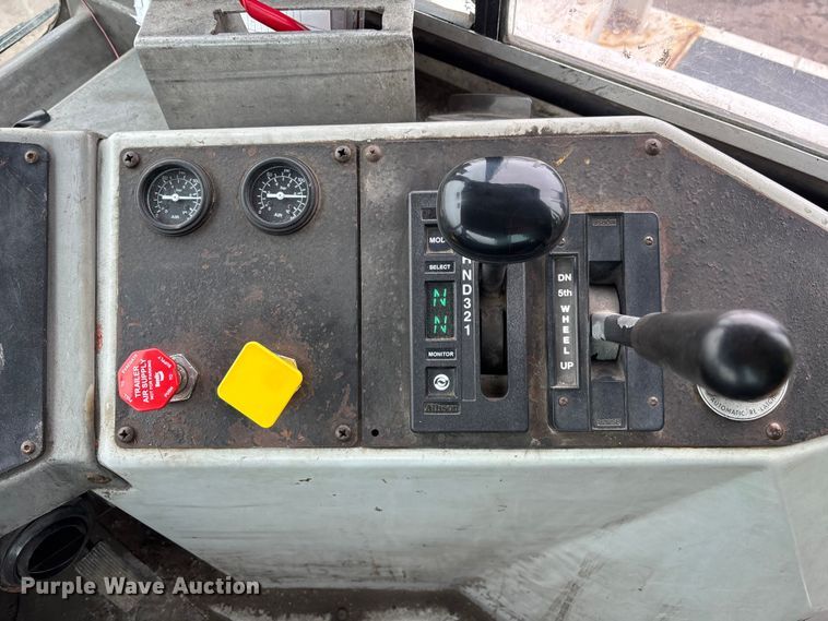 image for item YA2491 2006 Kalmar Ottawa yard truck