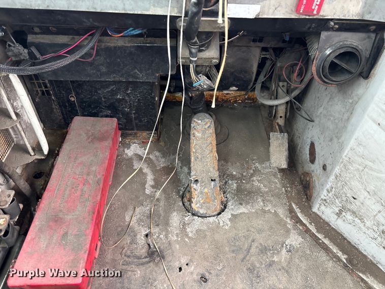 image for item YA2491 2006 Kalmar Ottawa yard truck