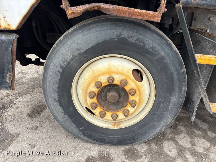 image for item YA2491 2006 Kalmar Ottawa yard truck