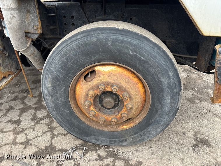 image for item YA2491 2006 Kalmar Ottawa yard truck