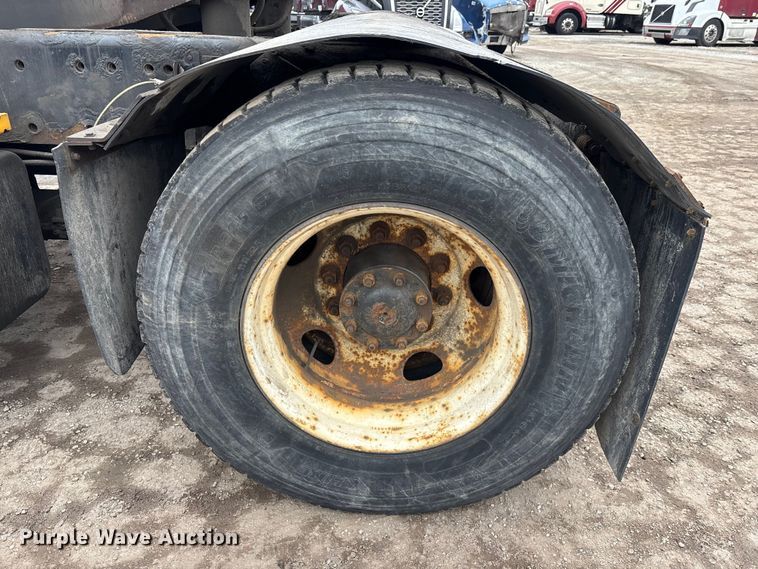 image for item YA2491 2006 Kalmar Ottawa yard truck