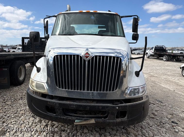 image for item YA2494 2007 International 8600 semi truck