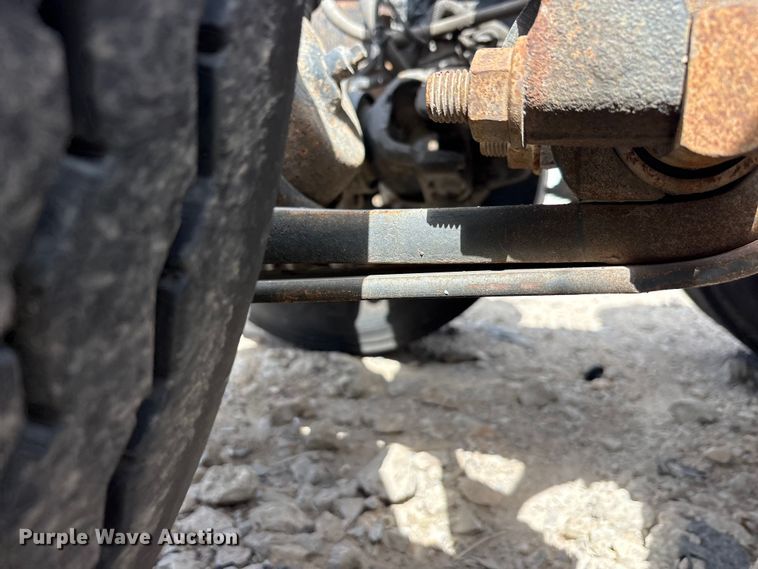 image for item YA2494 2007 International 8600 semi truck