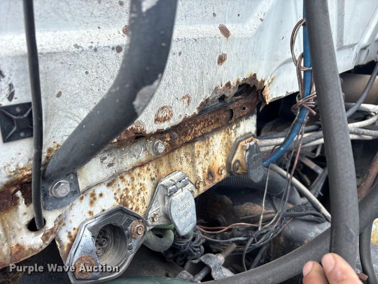 image for item YA2494 2007 International 8600 semi truck