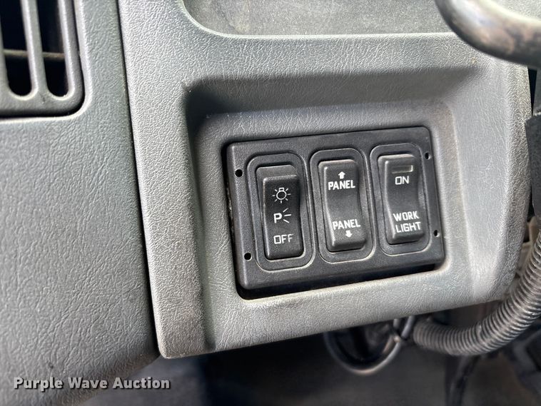 image for item YA2494 2007 International 8600 semi truck