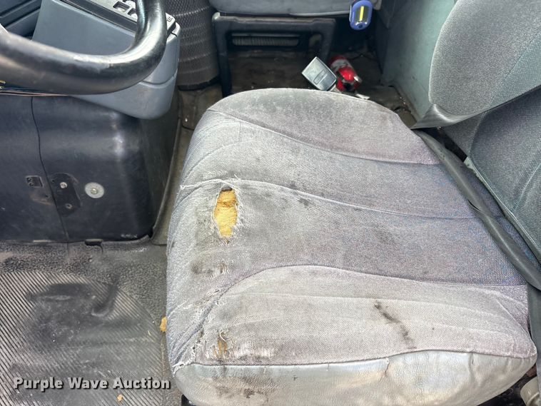 image for item YA2494 2007 International 8600 semi truck