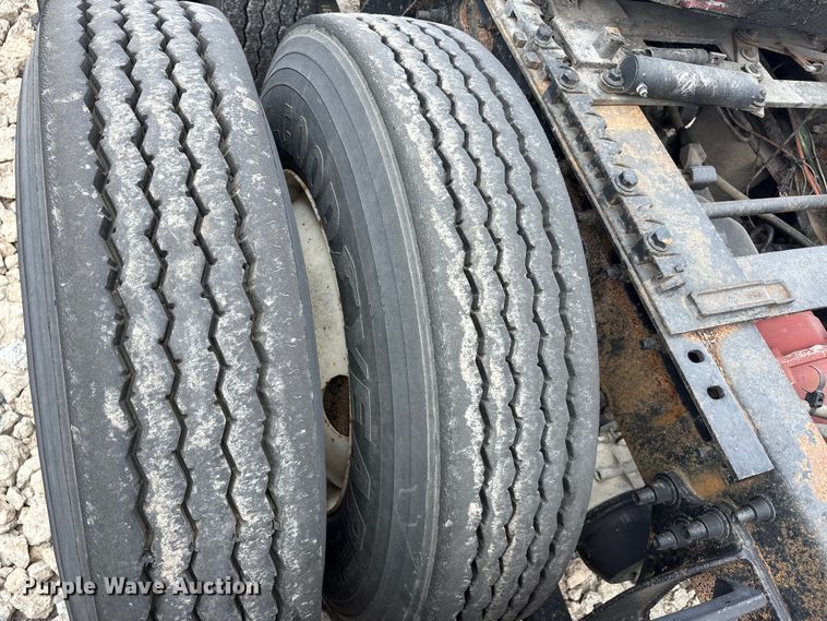 image for item YA2494 2007 International 8600 semi truck