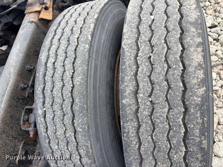 image for item YA2494 2007 International 8600 semi truck