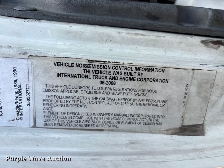 image for item YA2494 2007 International 8600 semi truck