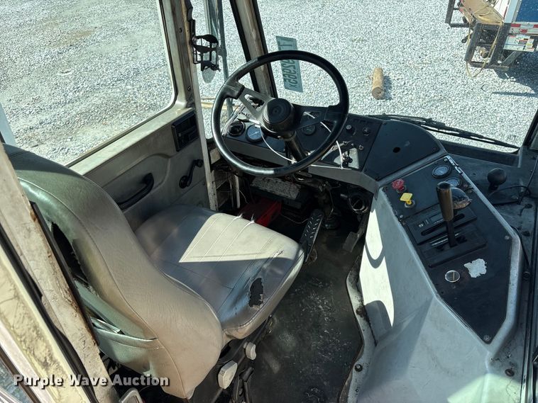 image for item YA2509 2006 Kalmar Ottawa yard truck