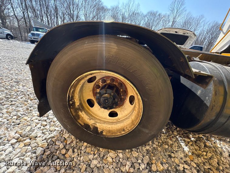 image for item YA2509 2006 Kalmar Ottawa yard truck