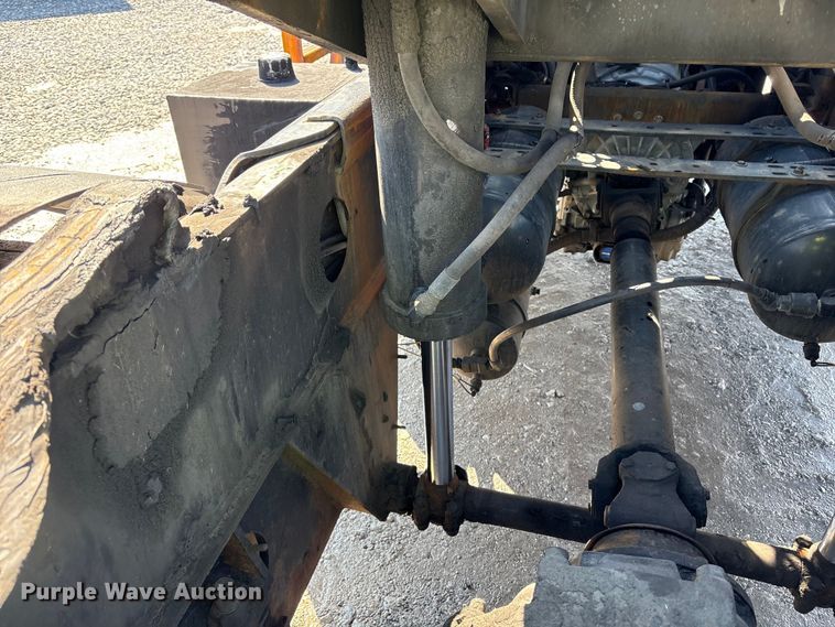 image for item YA2510 2004 Kalmar Ottawa yard truck