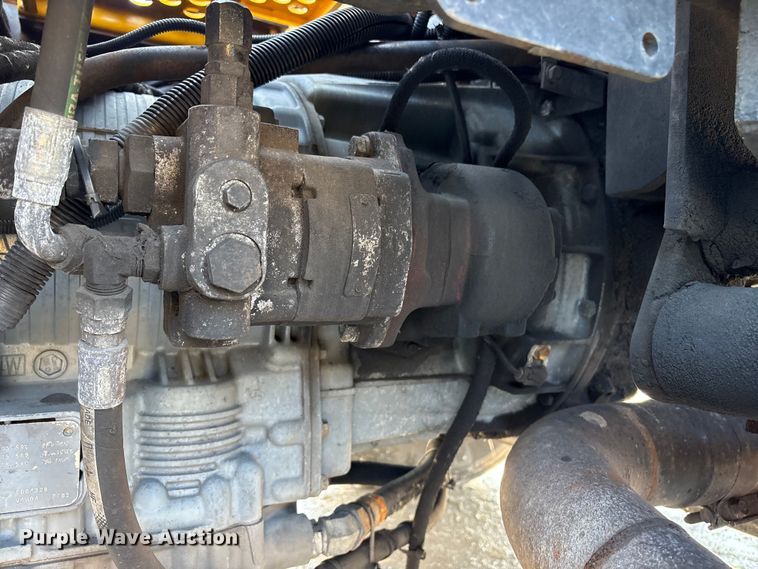 image for item YA2510 2004 Kalmar Ottawa yard truck