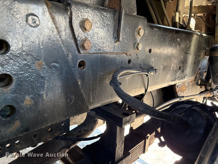 image for item YA2510 2004 Kalmar Ottawa yard truck